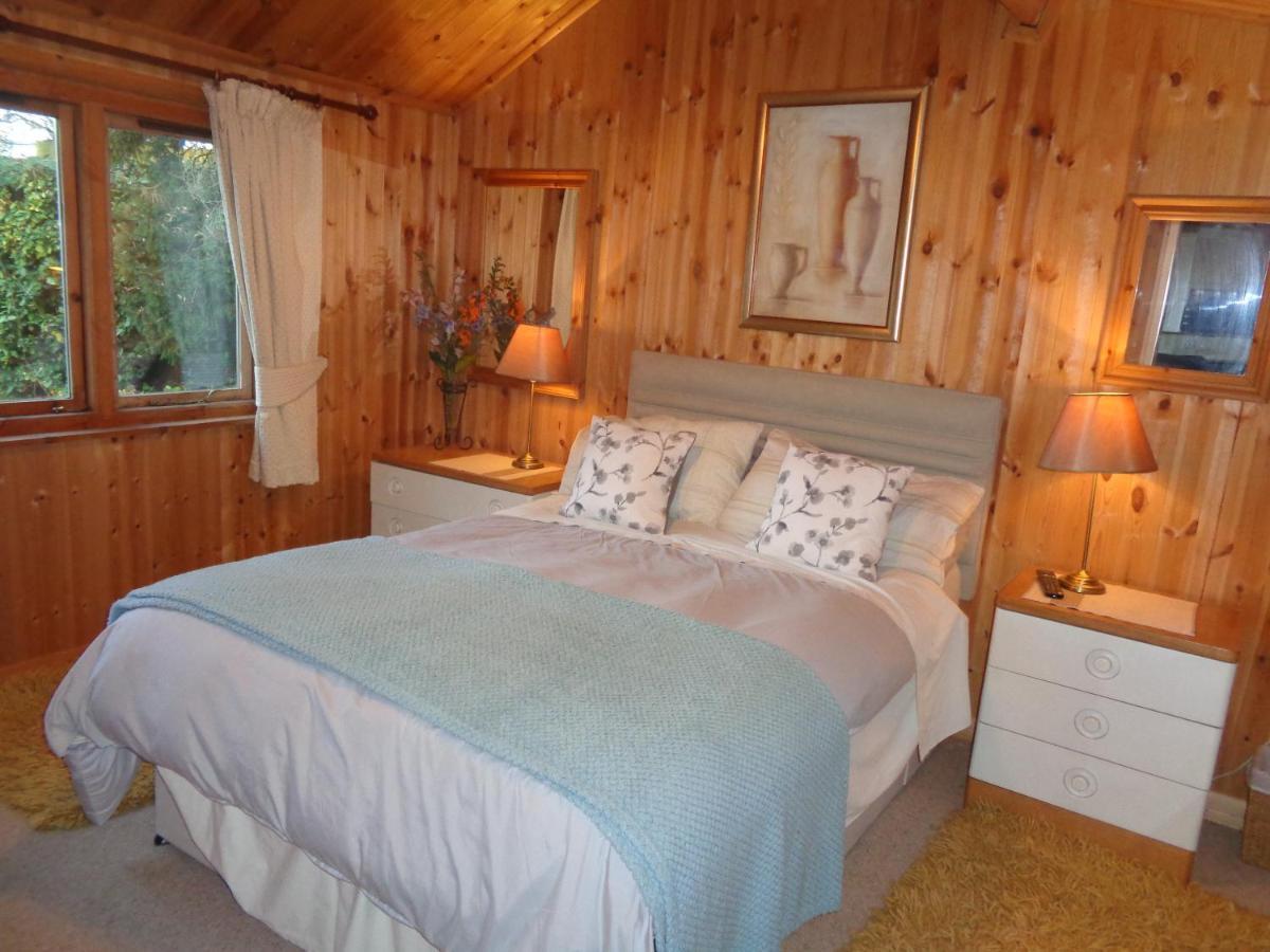 Idyllic Log Cabin Near Stratford Upon Avon Zewnętrze zdjęcie